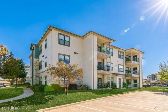 Birchstone Northlake photo 2