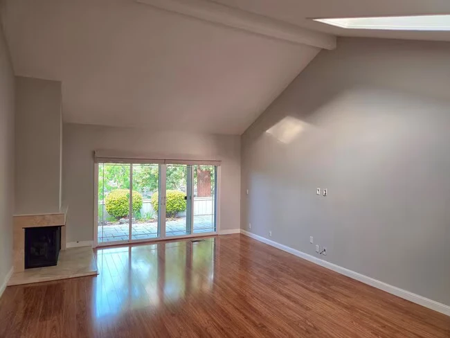 565 Rolling Hills Ln Danville, CA 94526 photo 2