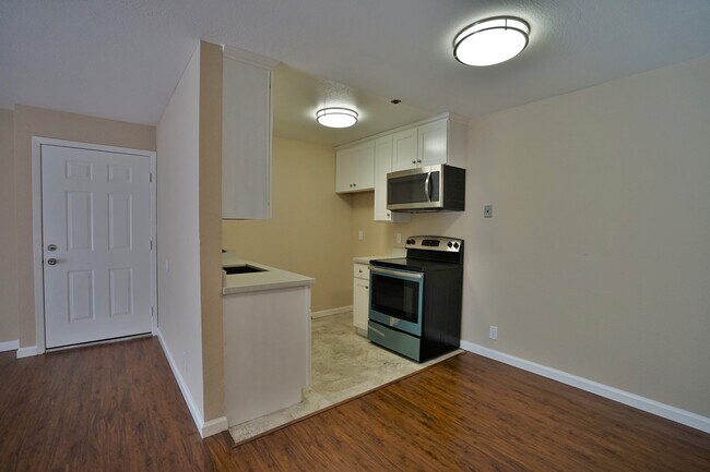 15065 Hesperian Boulevard, San Leandro, CA 94578 photo 4