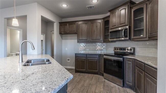 323 Ranch Road, Justin, TX 76247 photo 5