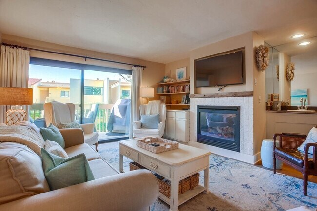 453 S Sierra Ave Solana Beach, CA 92075 photo 3