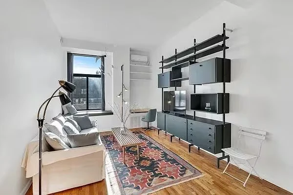 310 E 23rd St New York, NY 10010 photo 5