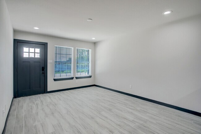 3448 Elgin Street, Houston, TX 77004 photo 5