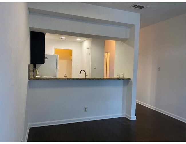 5304 Indio Cove Austin, TX 78745 photo 4