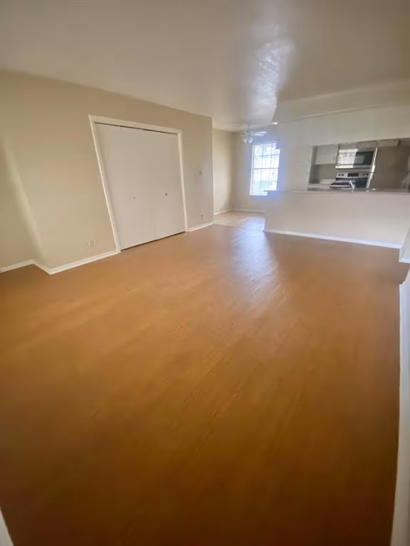 910 Duncan Ln Austin, TX 78705 photo 5