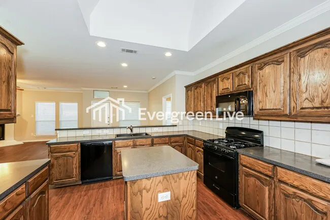 6520 Payton Drive, Fort Worth, TX 76131 photo 5