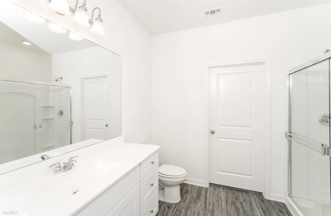 220 N Burleson Blvd photo 5