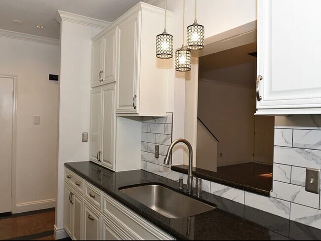 6000 Reims Road, Houston, TX 77036 photo 2