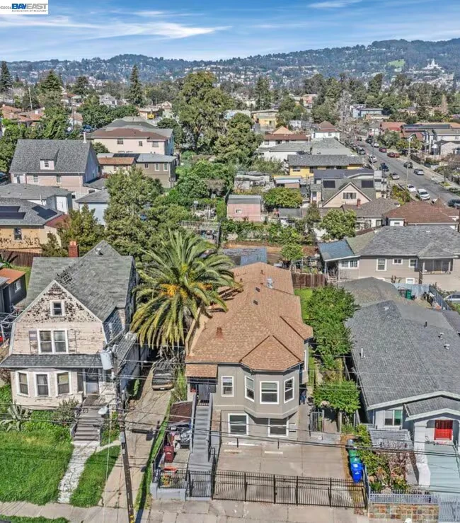 2424 E 24th St Oakland, CA 94601 photo 3