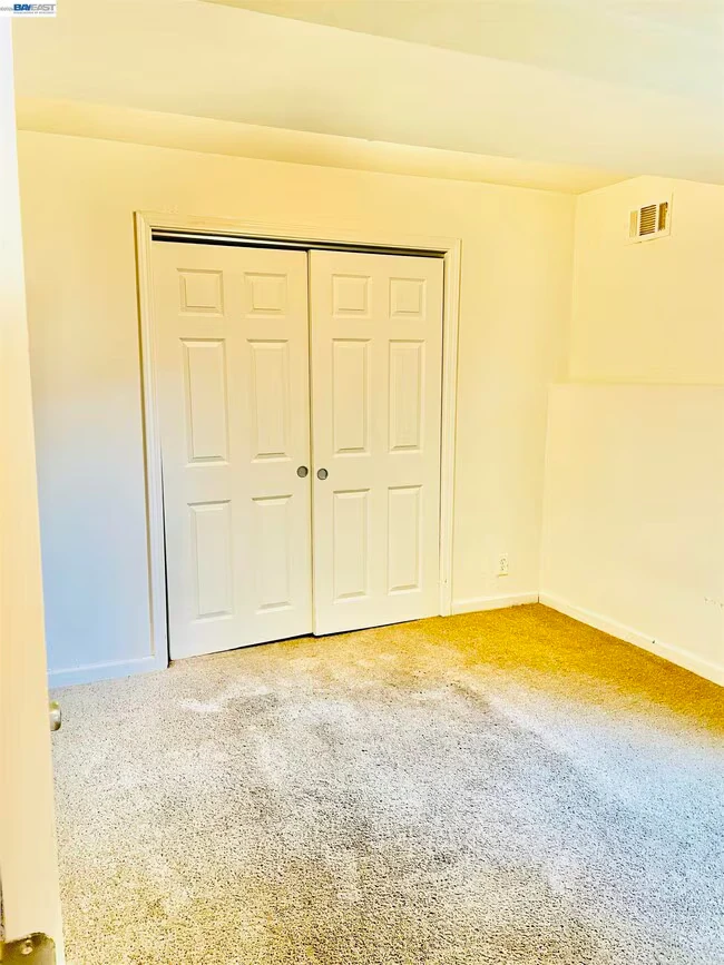 2424 E 24th St Oakland, CA 94601 photo 5