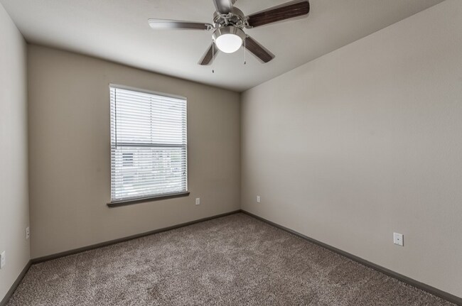 3199 Genoa Red Bluff Road, Pasadena, TX 77505 photo 5