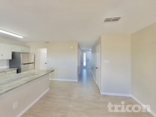 1441 Pine Lane, Fort Worth, TX 76140 photo 3