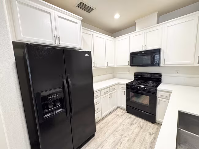 Perfect Shape Townhome in North Livermore off Vasco photo 3