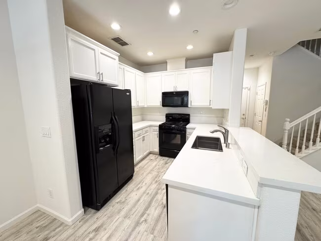 Perfect Shape Townhome in North Livermore off Vasco photo 4