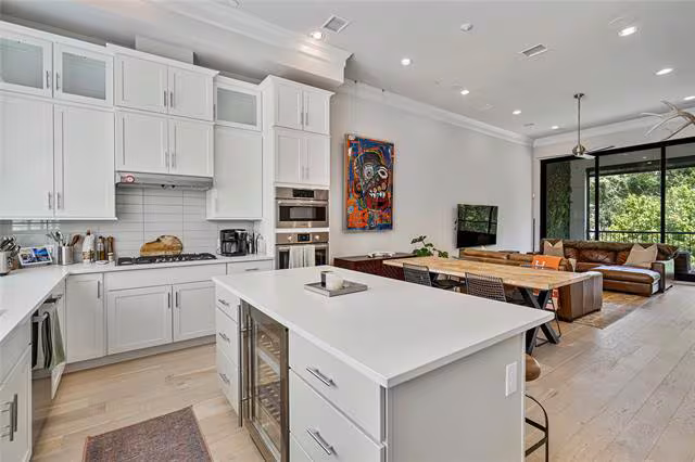 2157 Wenge Ln photo 3