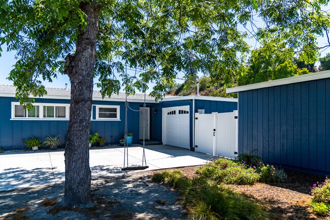 3610 Marlesta Dr San Diego, CA 92111 photo 2