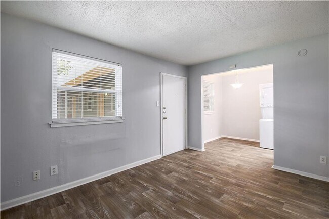 2401 Manor Rd Austin, TX 78722 photo 5