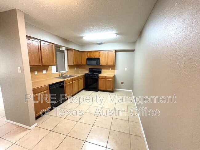 803 Country Aire Dr Round Rock, TX 78664 photo 4