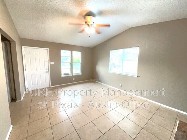 803 Country Aire Dr Round Rock, TX 78664 photo 2