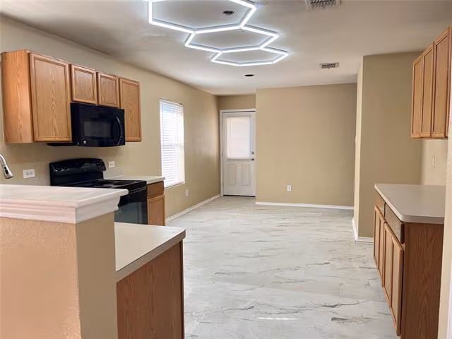 8921 Sun Haven Way, Fort Worth, TX 76244 photo 5