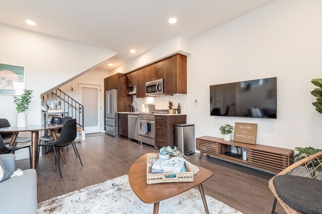 1215 E Union St Seattle, WA 98122 photo 2
