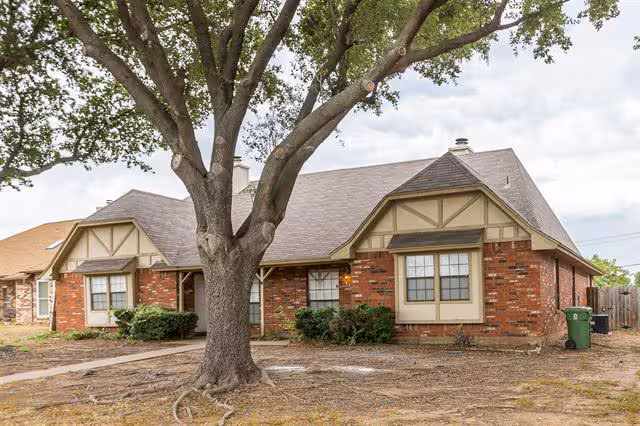 7829 Cardinal Court, North Richland Hills, TX 76180 photo 2