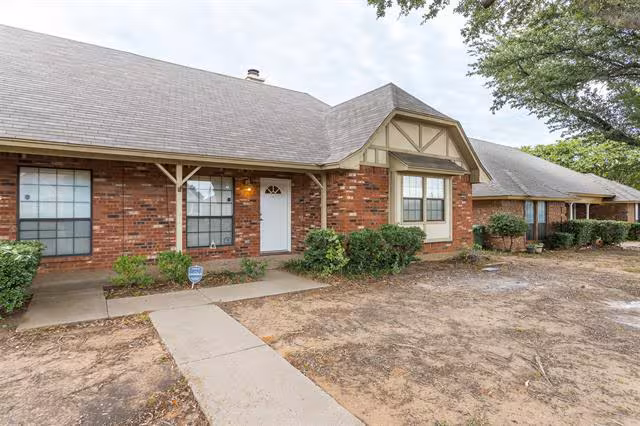 7829 Cardinal Court, North Richland Hills, TX 76180 photo 3