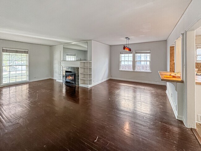 607 Donaldson Ave San Antonio, TX 78201 photo 2