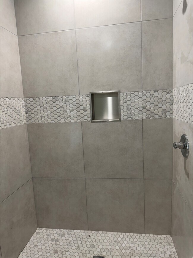 4323 Continental Drive, Houston, TX 77072 photo 4