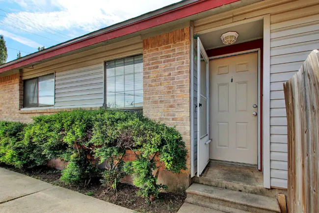 Seeking Roommates For Shared Home photo 2