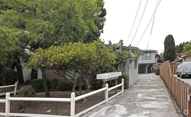 180 Harrison Avenue, Redwood City, CA 94062 photo 3