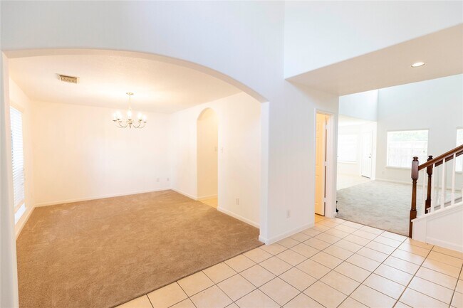 8218 Rushing Stream Court, Tomball, TX 77375 photo 2
