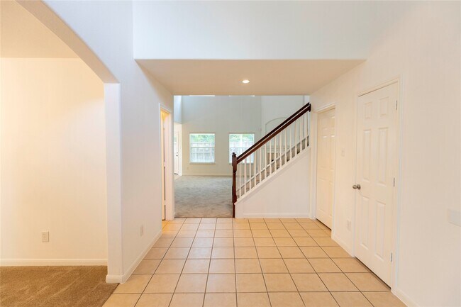 8218 Rushing Stream Court, Tomball, TX 77375 photo 3