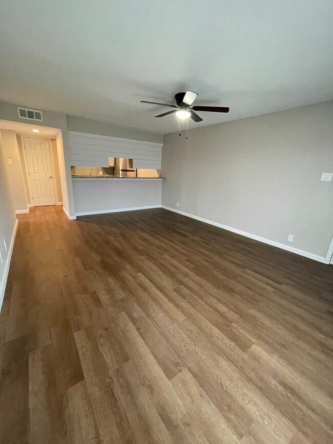 505 Eagle Dr Denton, TX 76201 photo 2
