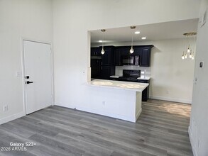 623 W Guadalupe Rd Mesa, AZ 85210 photo 2