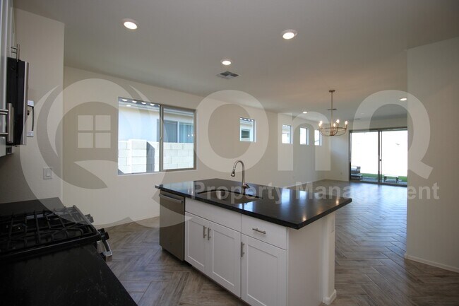 13133 North 146th Lane, Surprise, AZ 85379 photo 5