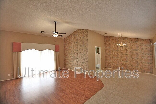 14735 W Buttonwood Dr Sun City West, AZ 85375 photo 5