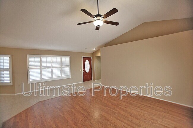14735 W Buttonwood Dr Sun City West, AZ 85375 photo 2