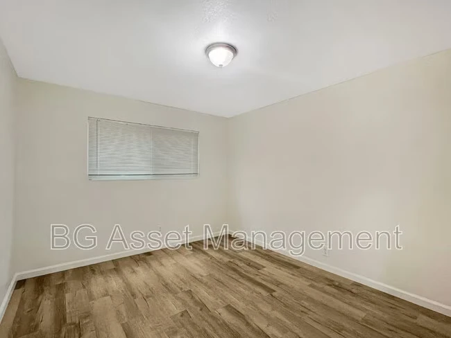 355 S 29th St Richmond, CA 94804 photo 2