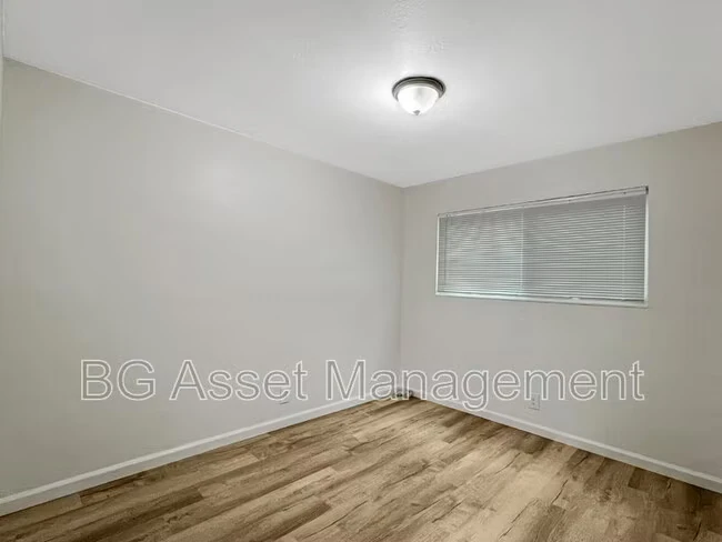 355 S 29th St Richmond, CA 94804 photo 5