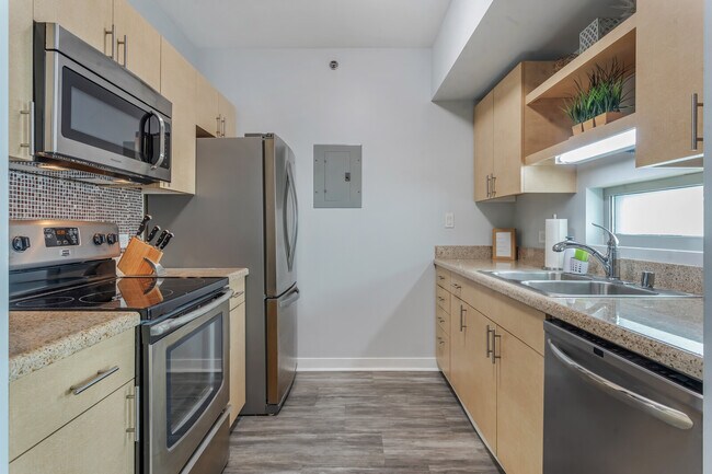 425 W Beech St San Diego, CA 92101 photo 5
