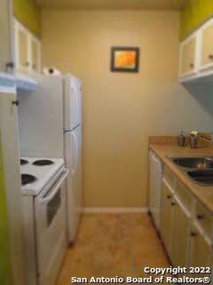 8702 Village Dr San Antonio, TX 78217 photo 2