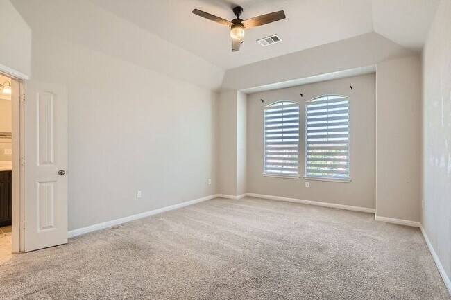 403 Epiphany Lane, Pflugerville, TX 78660 photo 4