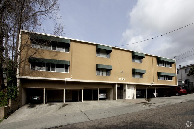 2000 East 30th Street, Oakland, CA 94606 photo 2