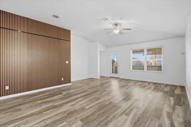19040 Kimberlite Drive, Pflugerville, TX 78660 photo 3