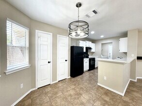 831 Sagewood Trail San Marcos, TX 78666 photo 4