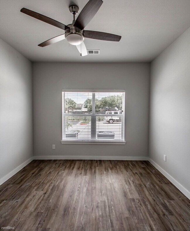 1701 E Palm Valley Blvd Round Rock, TX 78664 photo 5