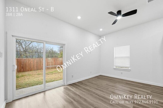 1311 Oneal St Commerce, TX 75428 photo 5