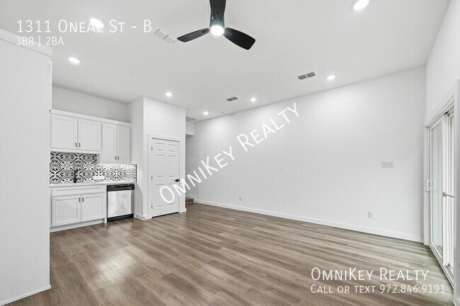 1311 Oneal St Commerce, TX 75428 photo 3