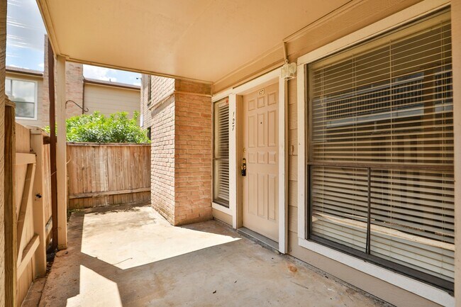2100 Wilcrest Drive, Houston, TX 77042 photo 5